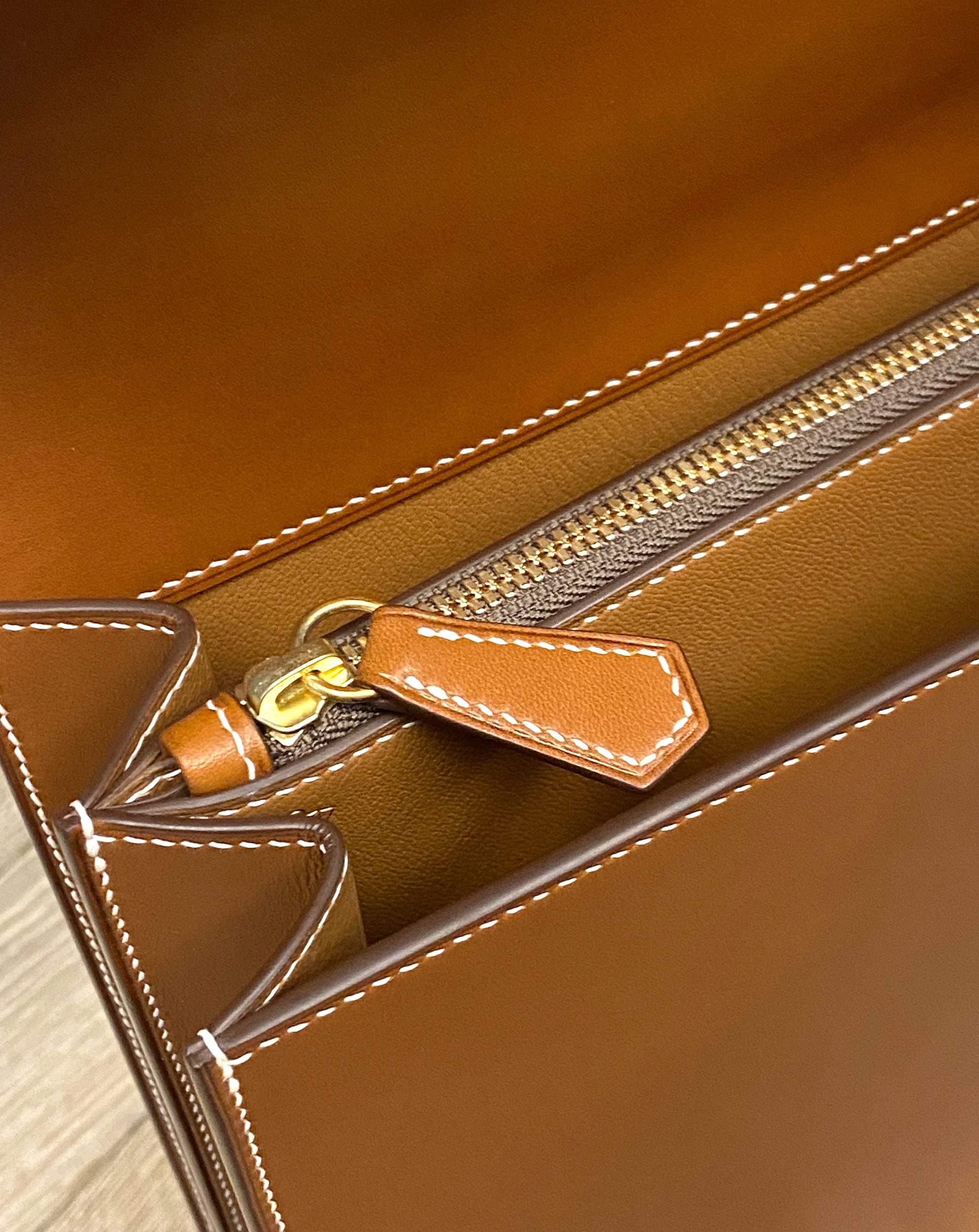 Inner zipper detail of the hackney briefcase