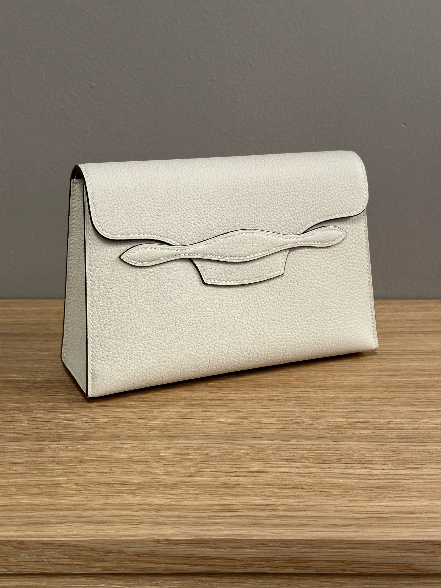 A-Shape Salem Pochette